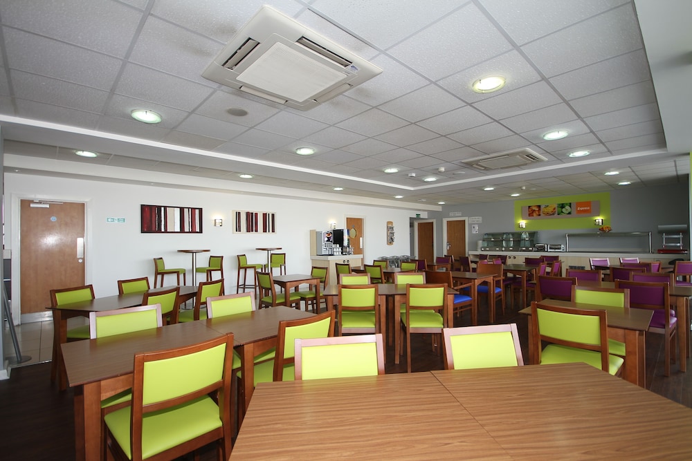 holiday inn express nuneaton by ihg