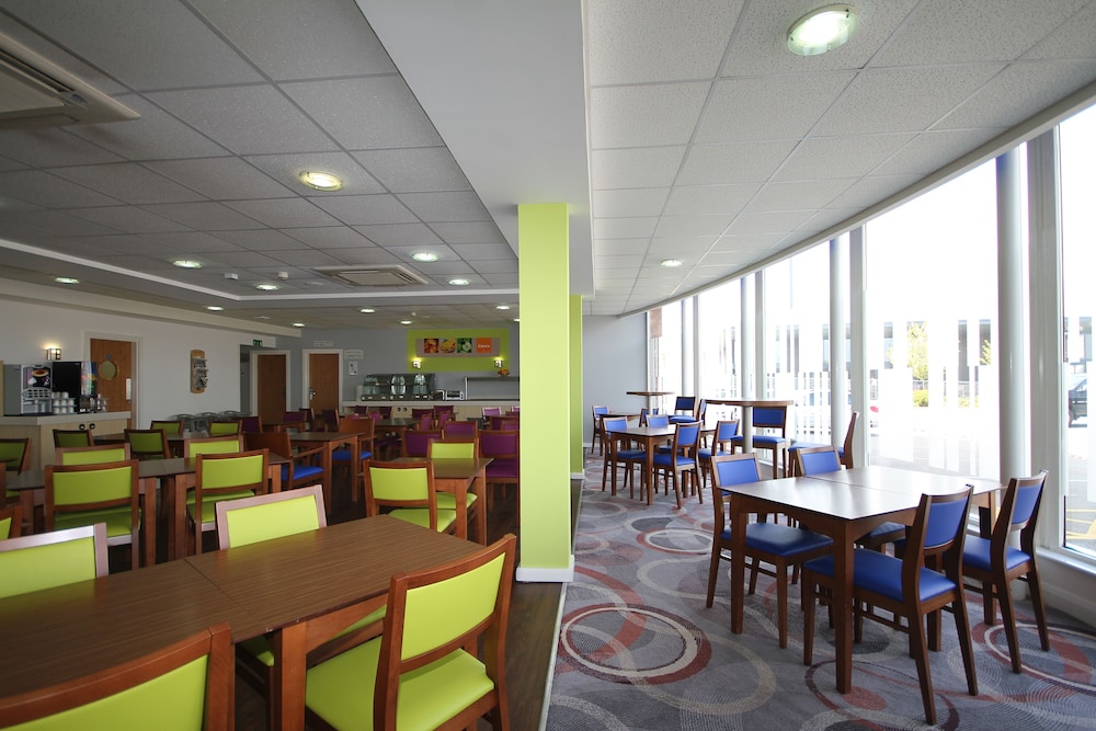 holiday inn express nuneaton by ihg