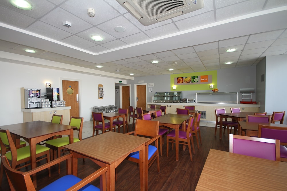 holiday inn express nuneaton by ihg