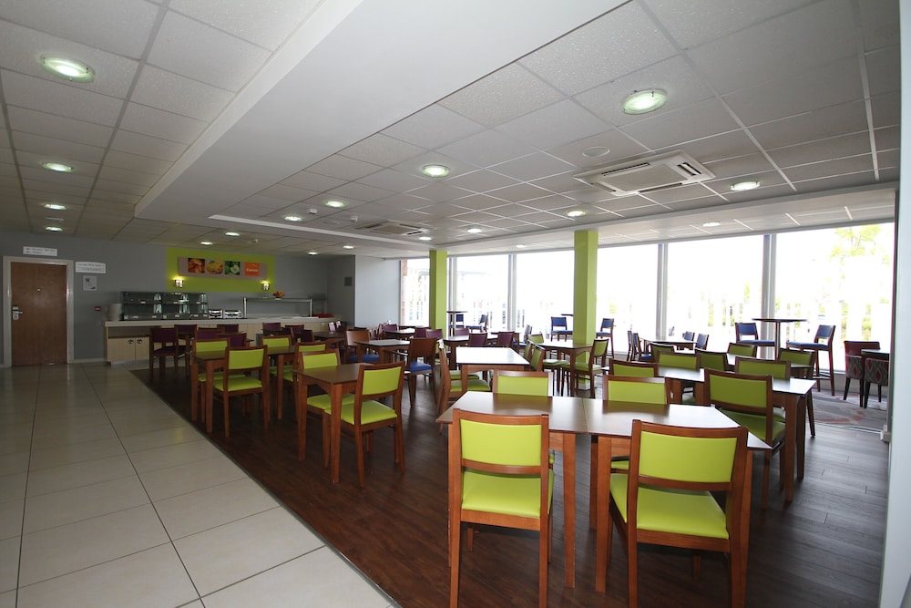 holiday inn express nuneaton by ihg