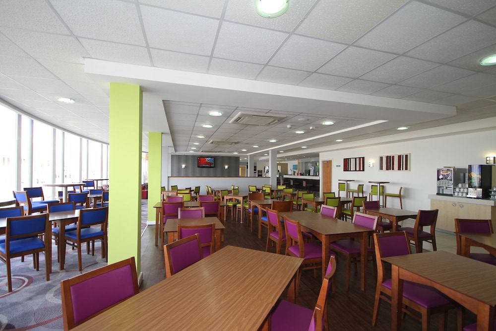 holiday inn express nuneaton by ihg