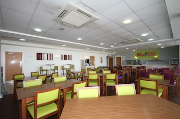holiday inn express nuneaton by ihg