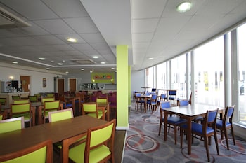 holiday inn express nuneaton by ihg