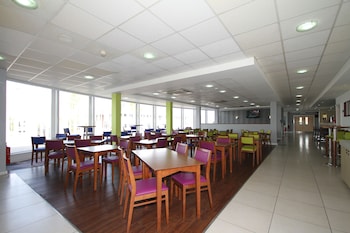 holiday inn express nuneaton by ihg