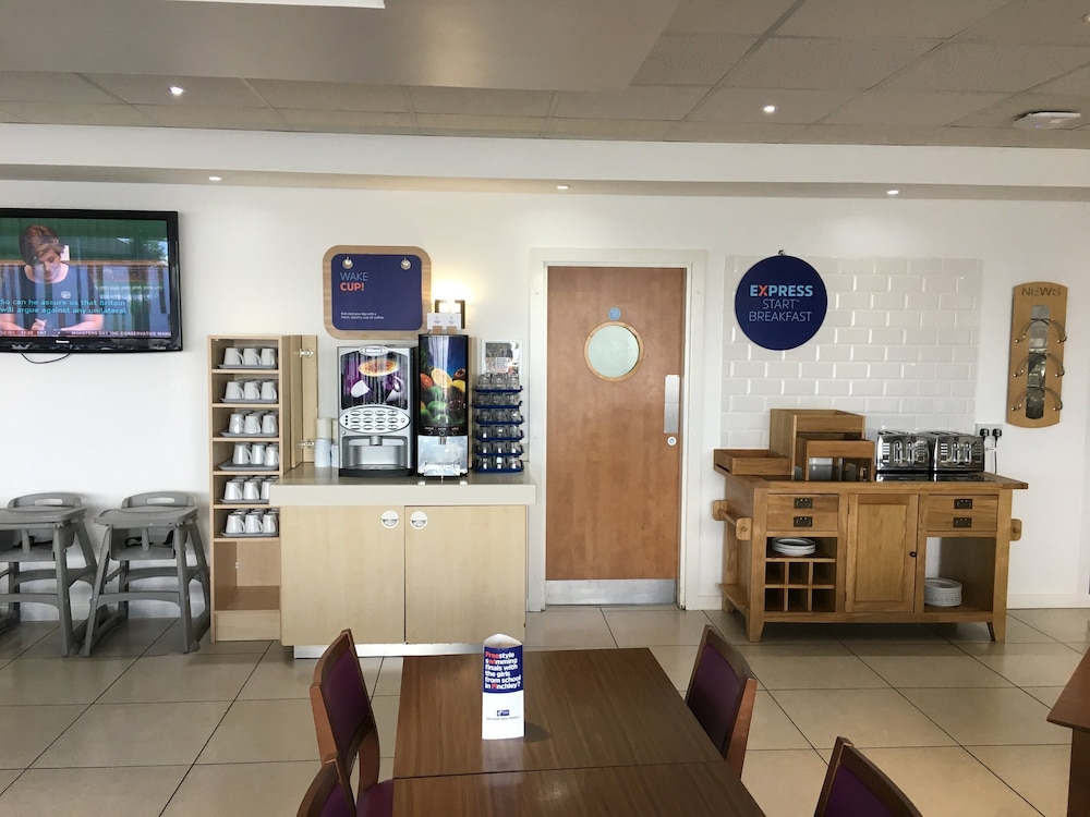 holiday inn express nuneaton by ihg