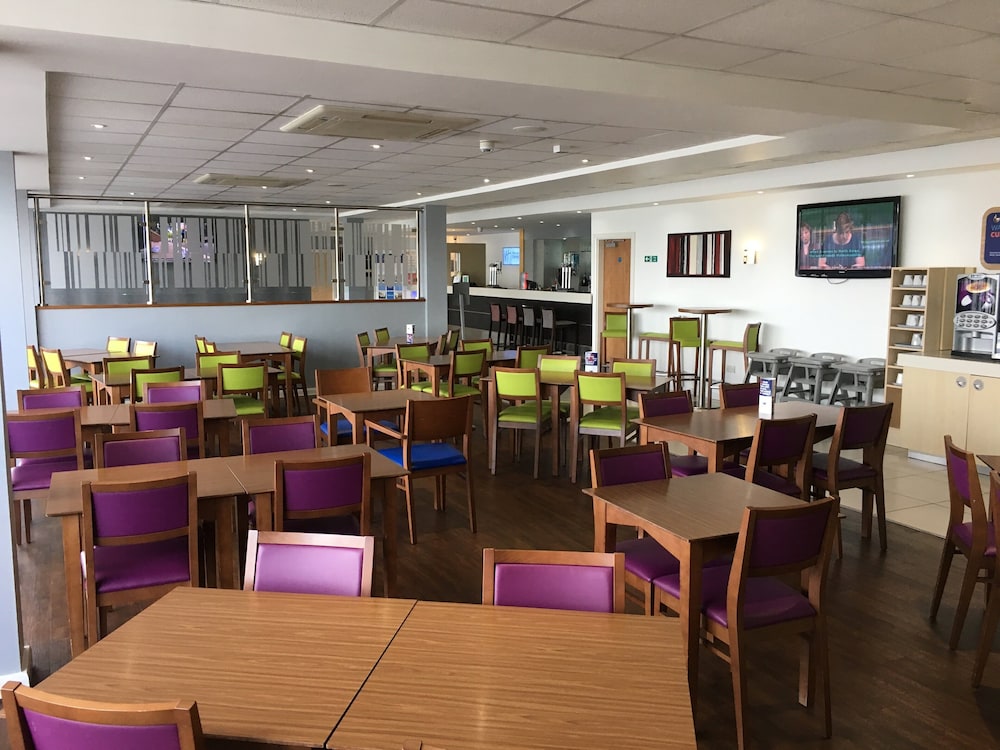 holiday inn express nuneaton by ihg