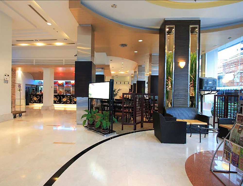 golden crown grand hotel
