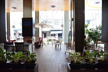 golden crown grand hotel