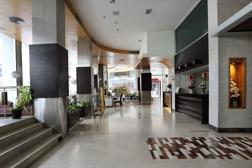 golden crown grand hotel