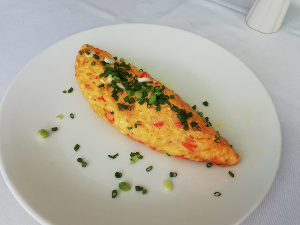 golden crown grand hotel