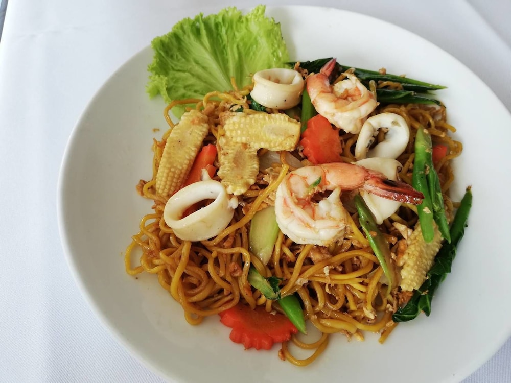 golden crown grand hotel