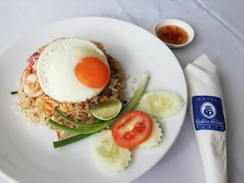 golden crown grand hotel