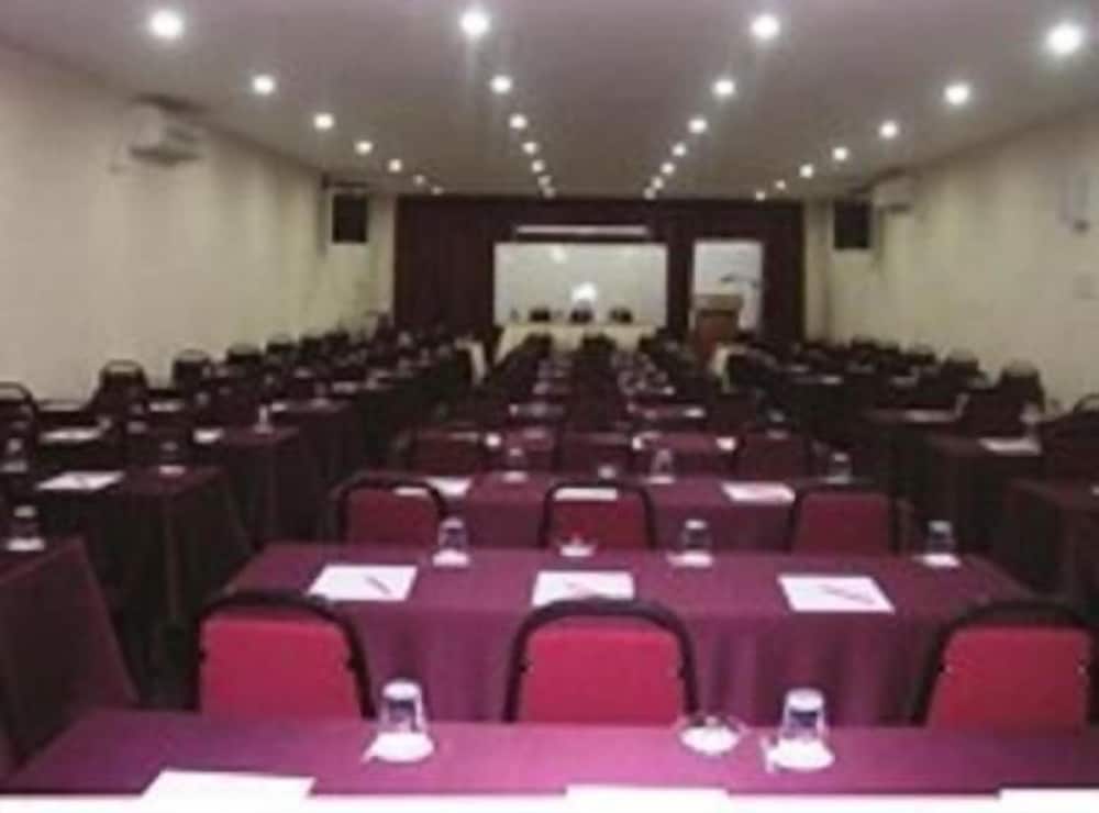 pd sea front hotel