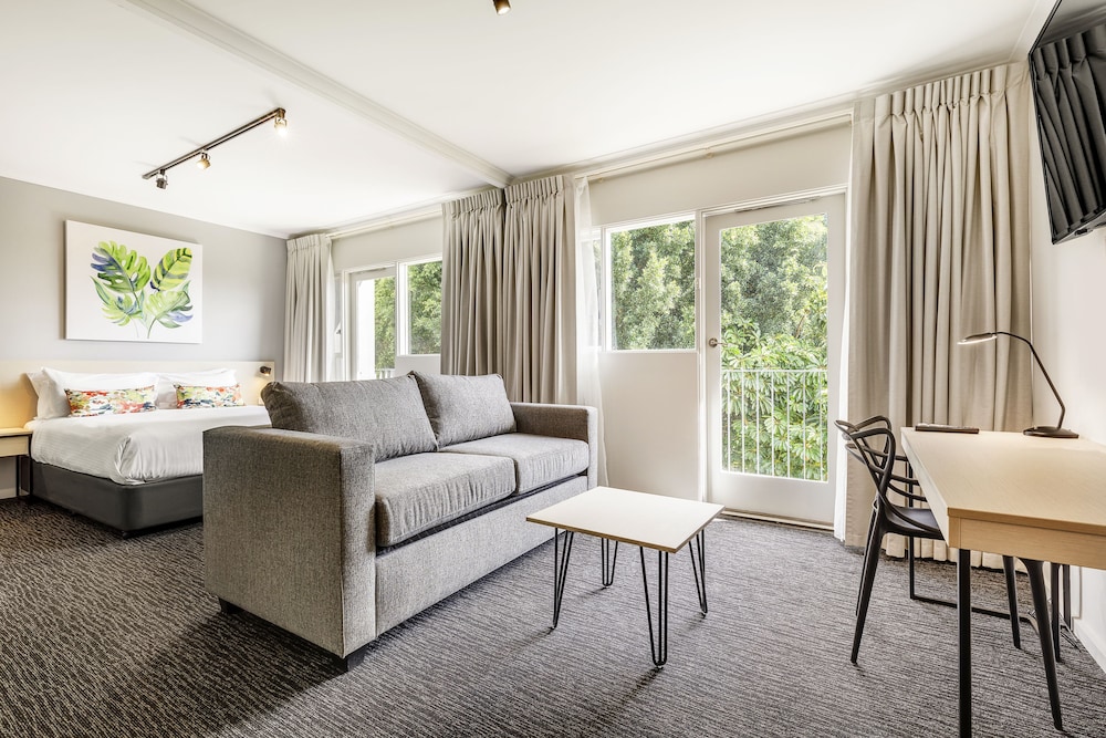 nightcap at findon hotel