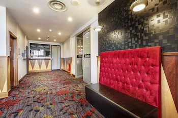 Nightcap At Findon Hotel,Adelaide Airport>>Adelaide,4 star