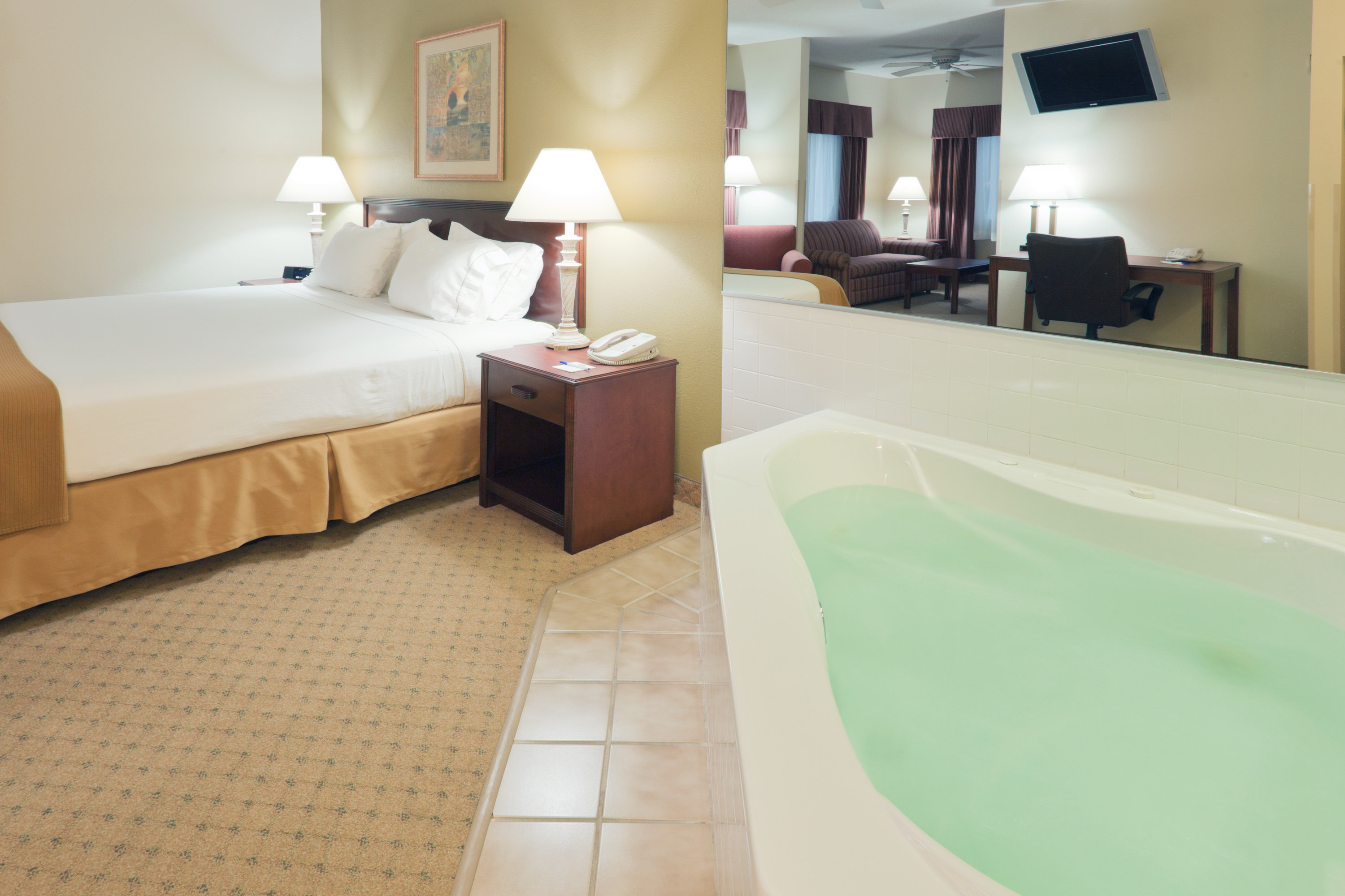 holiday inn express evansville west by ihg