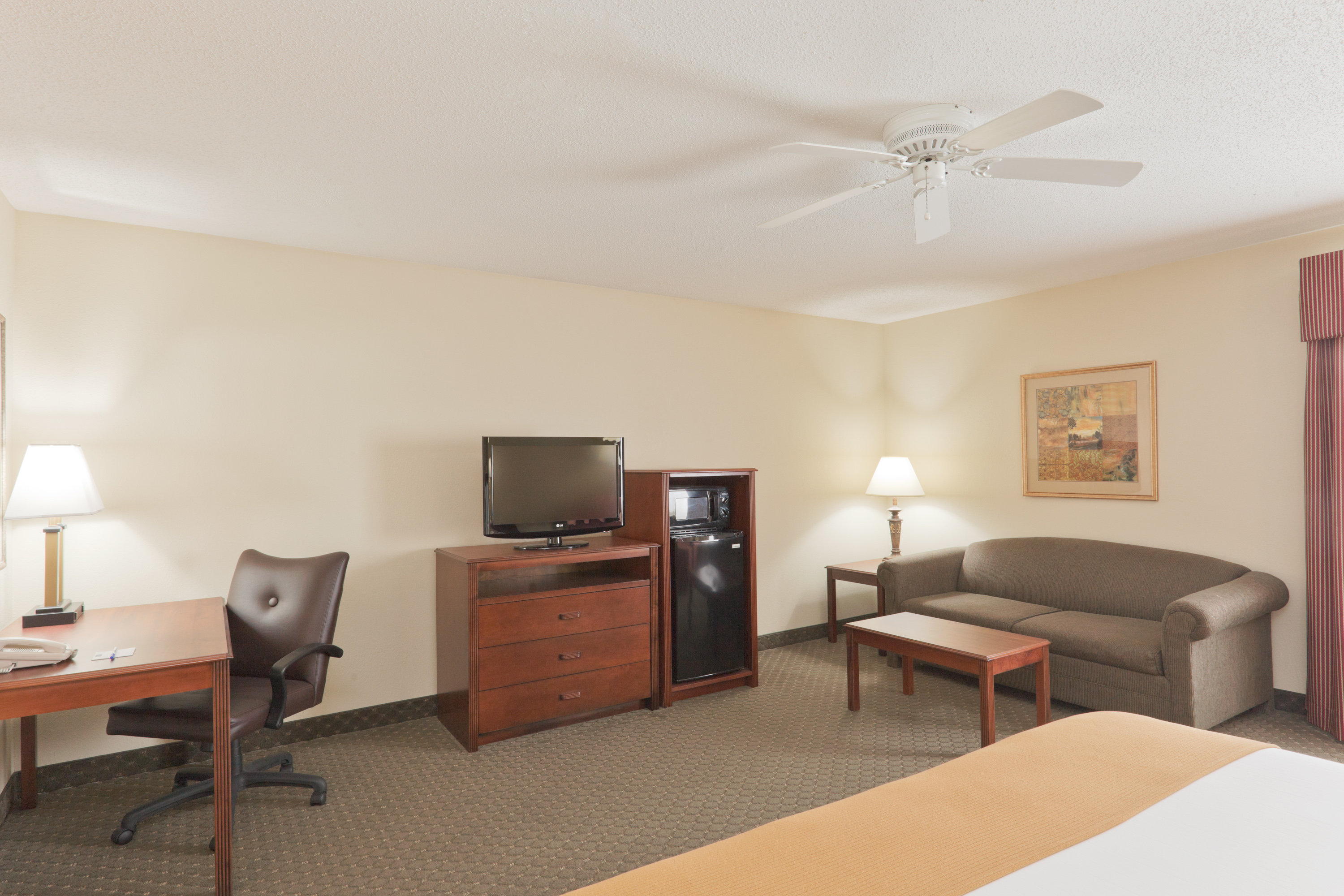 holiday inn express evansville west by ihg