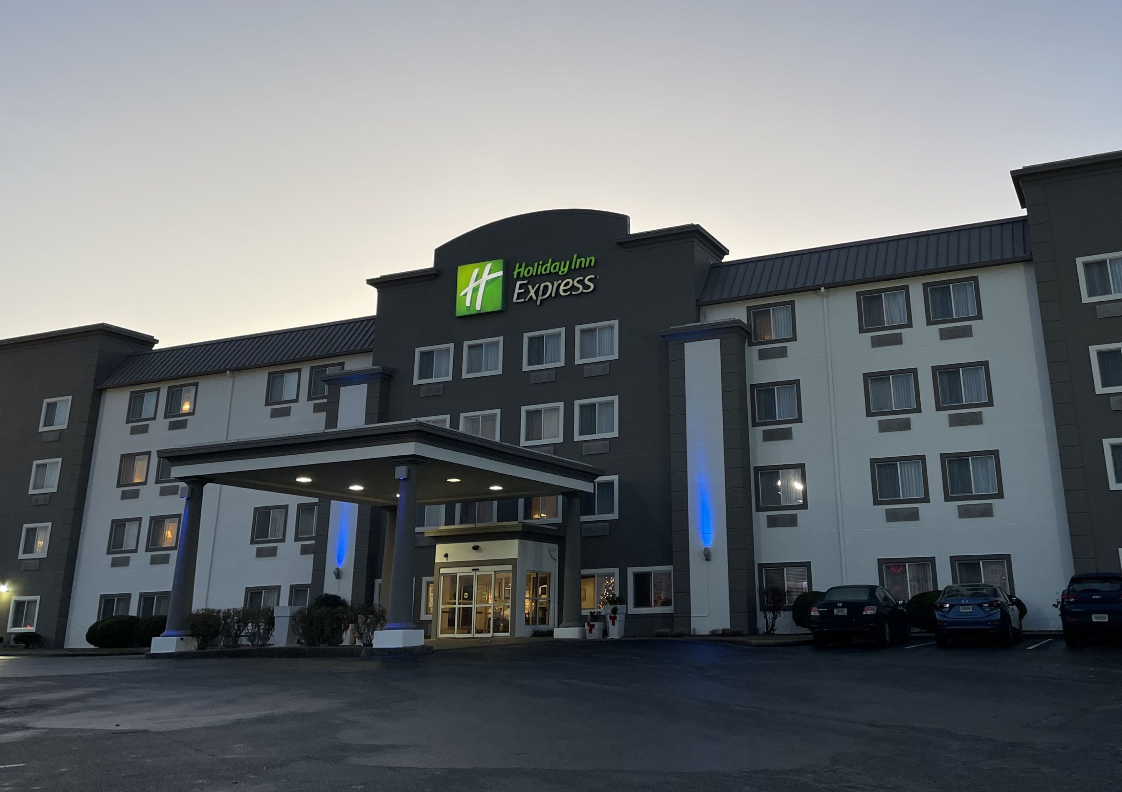 holiday inn express evansville west by ihg