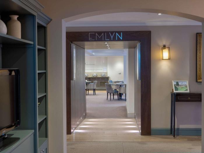 sunday box hill burford bridge hotel