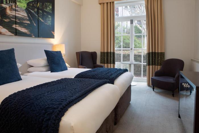 sunday box hill burford bridge hotel