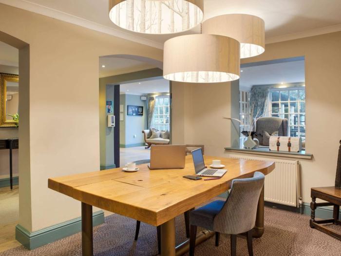 sunday box hill burford bridge hotel