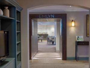 sunday box hill burford bridge hotel