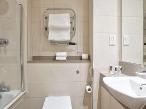 sunday box hill burford bridge hotel