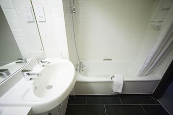 dragonfly hotel kings lynn