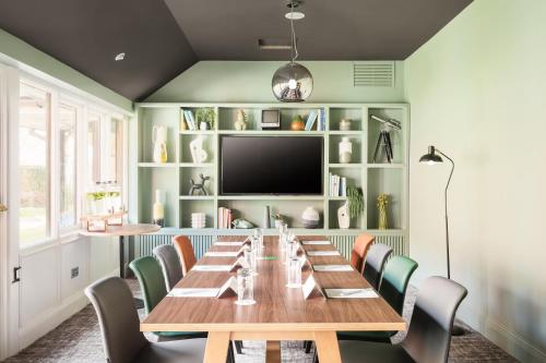 holiday inn reading west by ihg