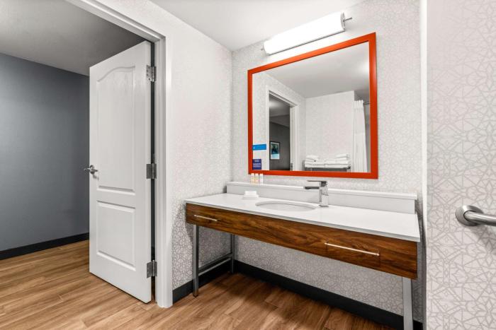 hampton inn and suites fairbanks