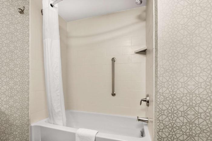 hampton inn and suites fairbanks