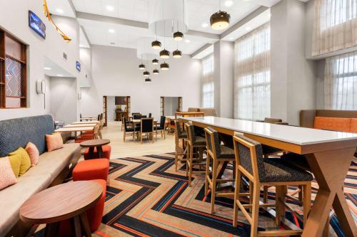 hampton inn and suites fairbanks