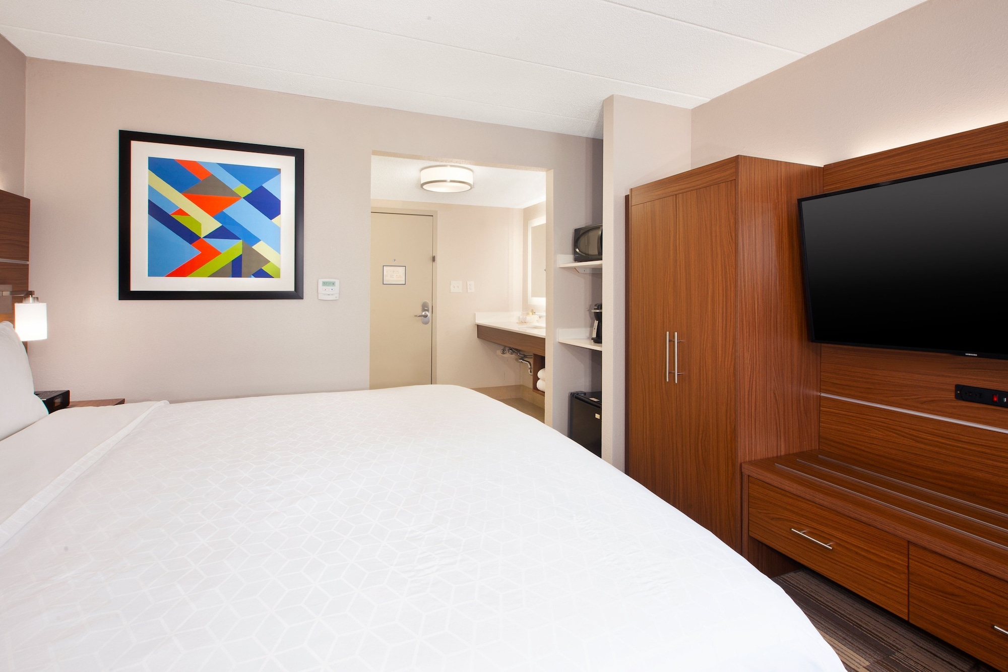 holiday inn express fairfax arlington boulevard by ihg
