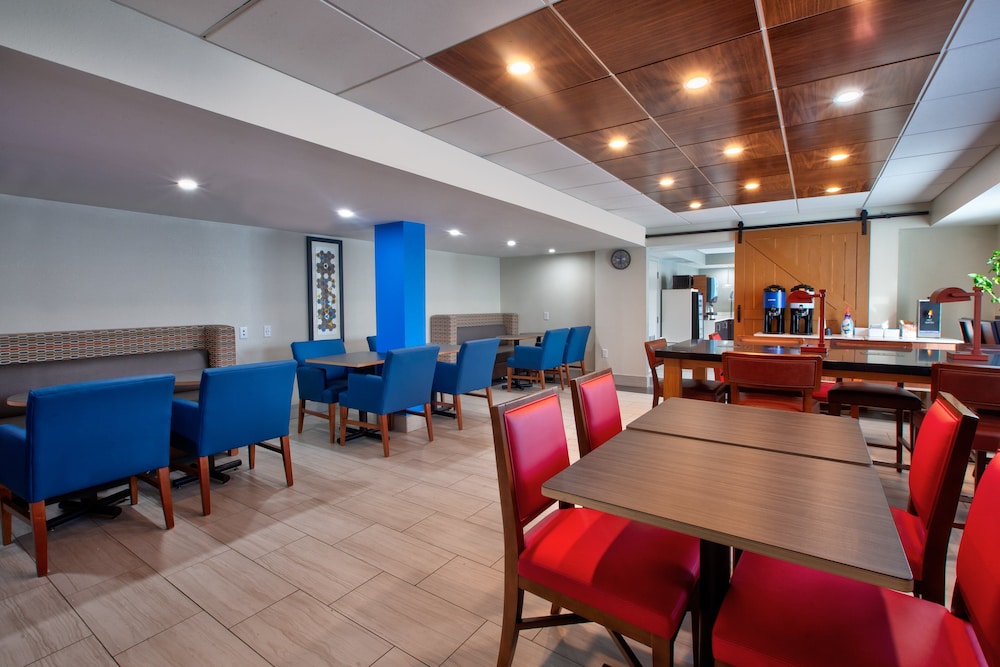 holiday inn express fairfax arlington boulevard by ihg
