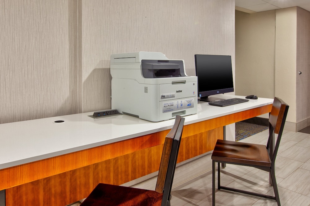 holiday inn express fairfax arlington boulevard by ihg