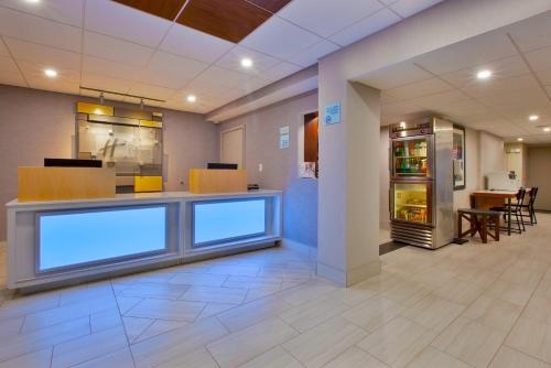 holiday inn express fairfax arlington boulevard by ihg