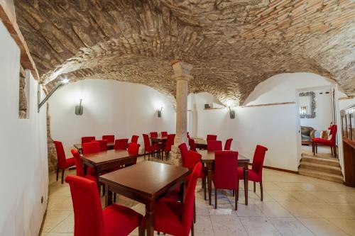 Hotel La Sosta,,3 star
