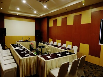Arbor Biz Hotel,Makassar>>Biringkanya,3 star