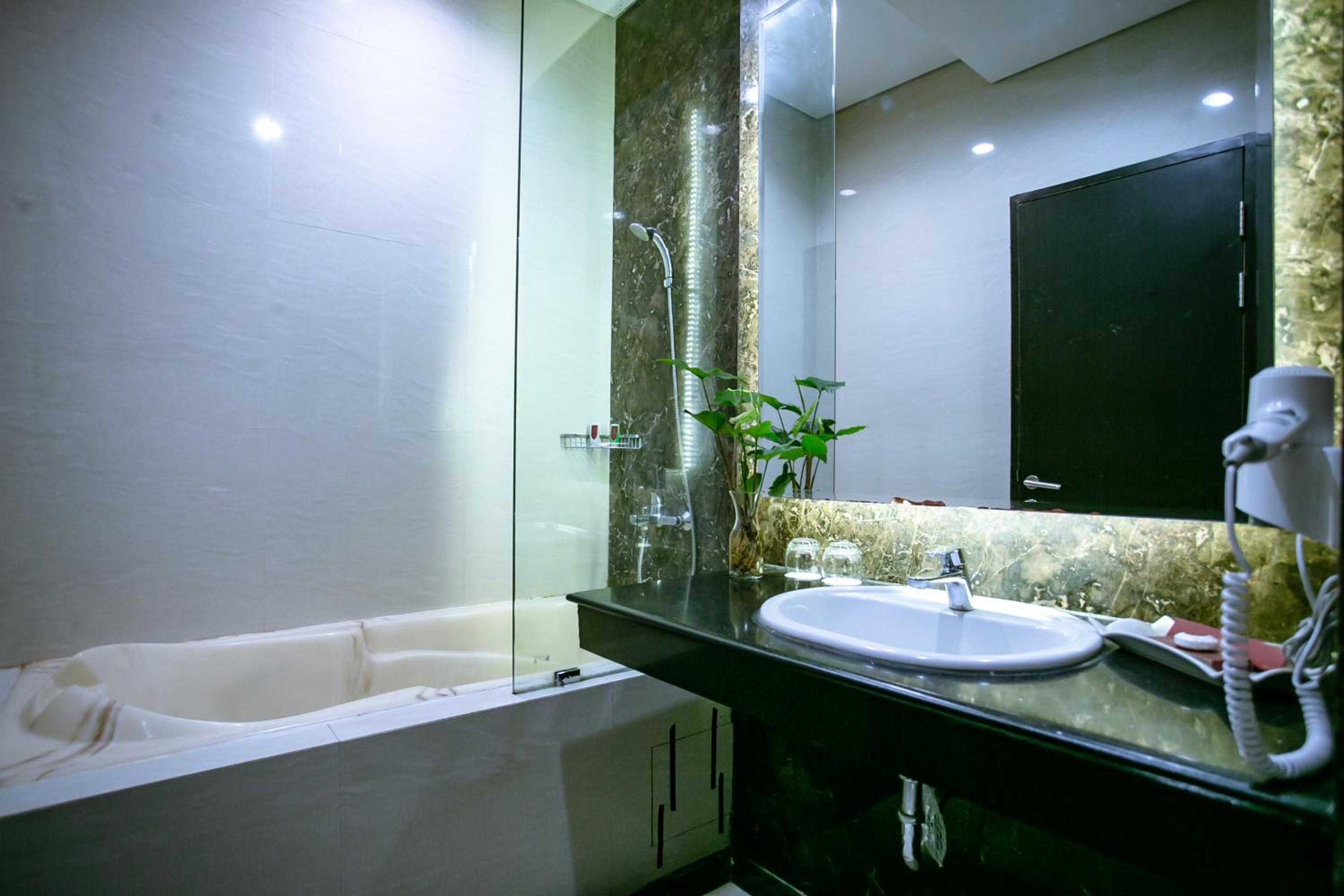 sutan raja hotel and convention cen