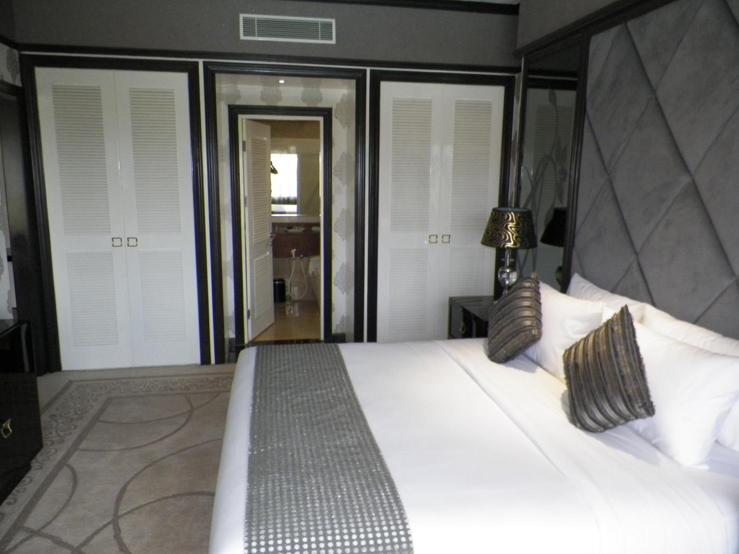 sutan raja hotel and convention cen