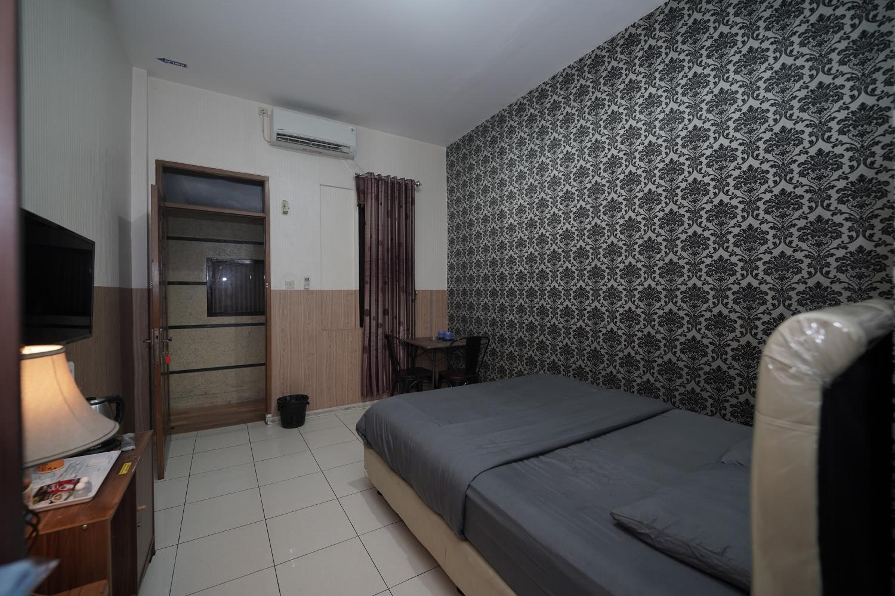 sutan raja hotel and convention cen