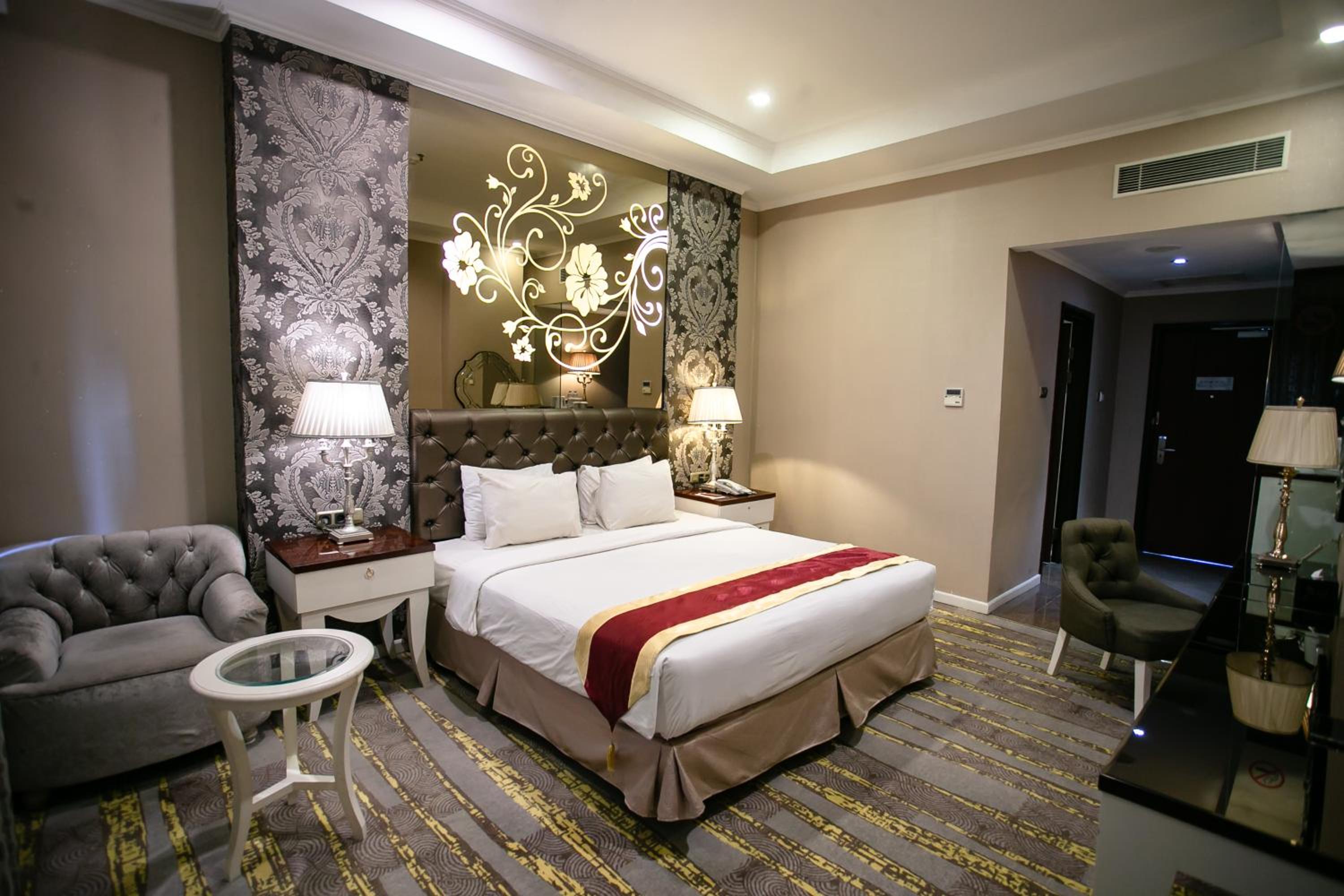 sutan raja hotel and convention cen