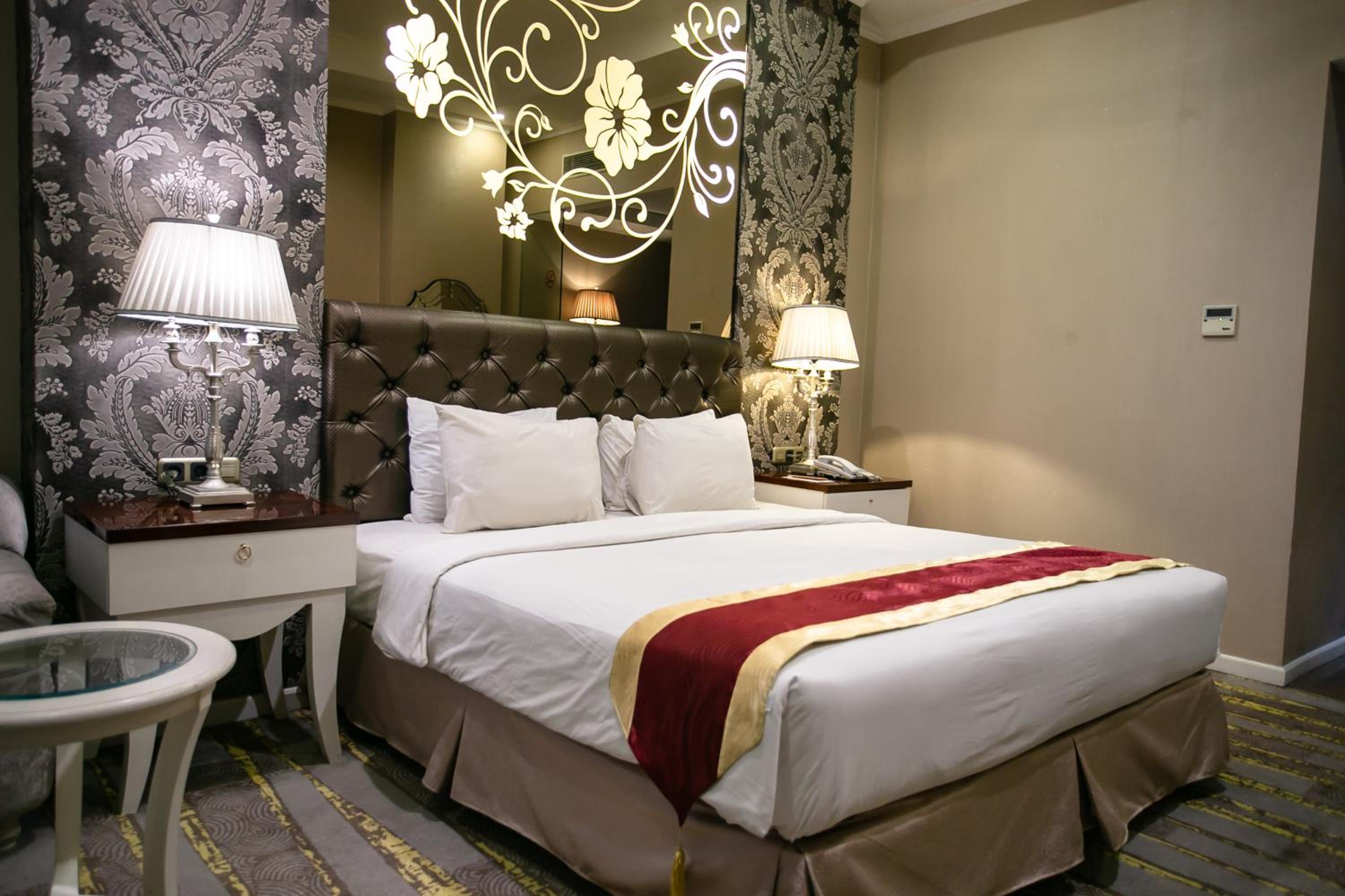 sutan raja hotel and convention cen