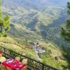 crystal hill r