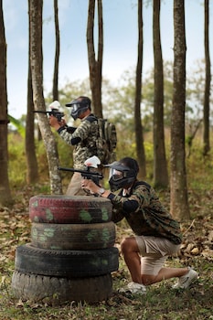 royal caravan hotel trawas