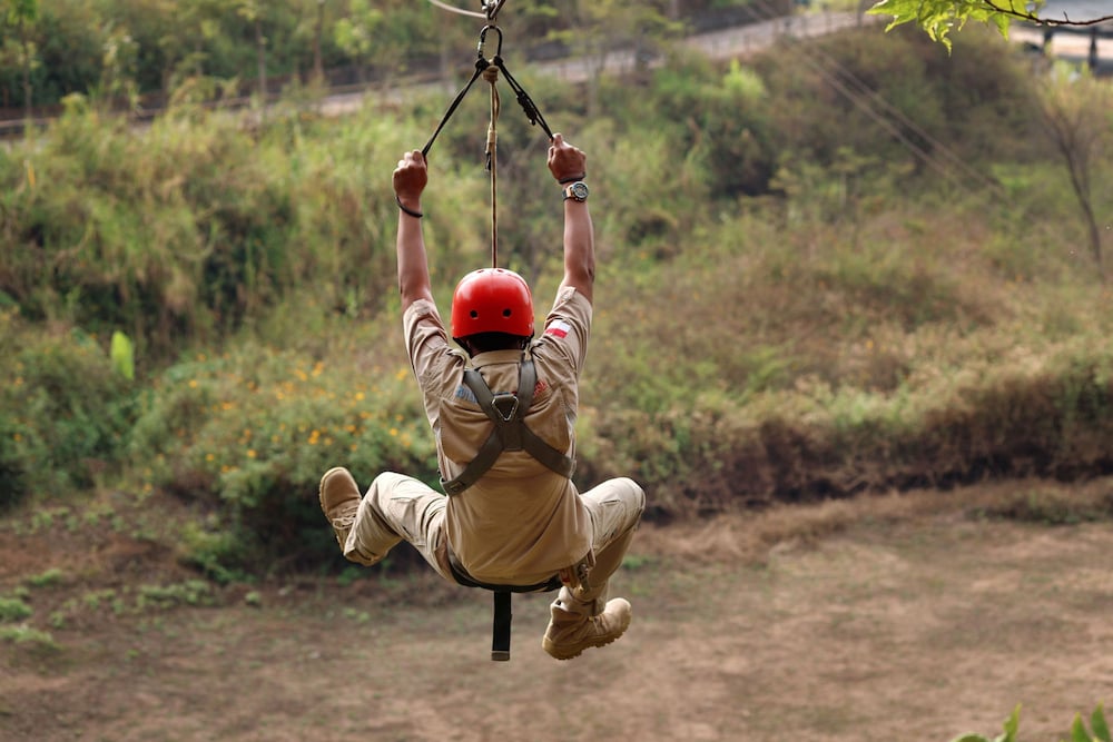 royal caravan hotel trawas