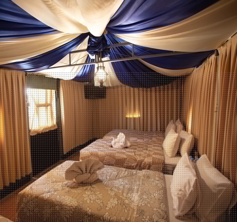 royal caravan hotel trawas