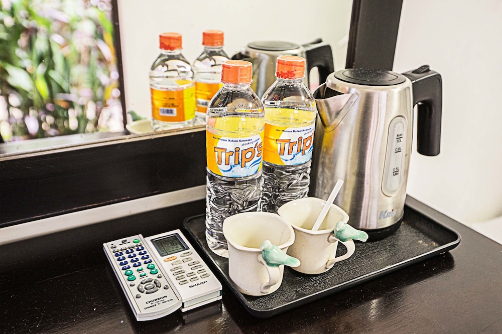 royal caravan hotel trawas