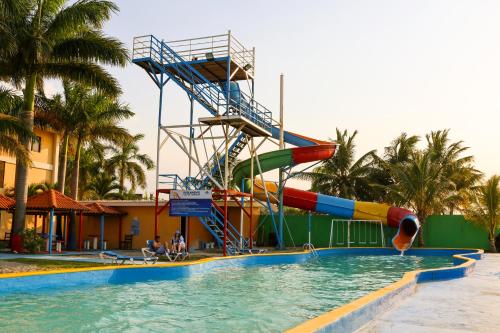 Hotel Partenon Beach,Near La Ceiba Stadium,4 star