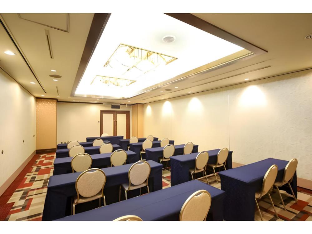 hotel claiton shin osaka